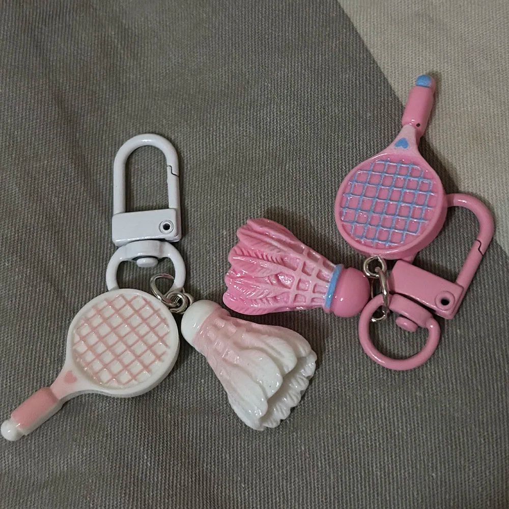 Badminton Event - 1pc シミュレーションバドミントンラケットキーホルダー人格スポーティなスタイルキーリング女性男性用バッグチャームペンダントお土産ジュエリーギフト