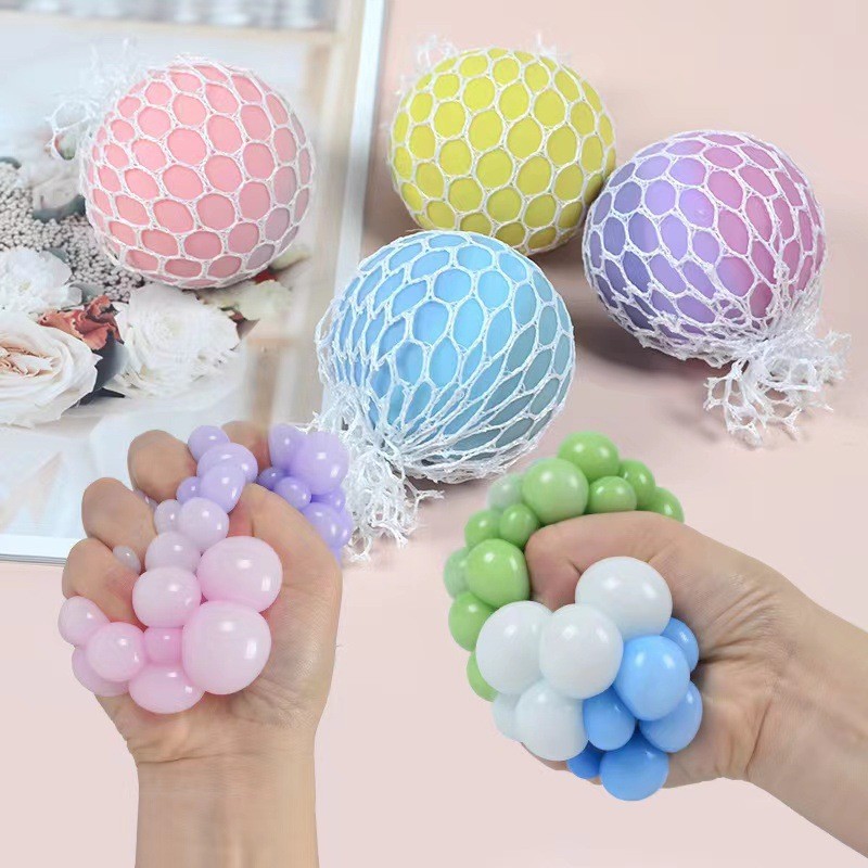 6CM手絞りトリコロール小麦粉グレープテニスボール減圧玩具T - Badminton Smash のレビューと価格